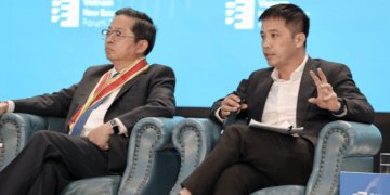 Đại diện các doanh nghiệp gợi ý về những giải pháp mà Việt Nam cũng như các doanh nghiệp cần áp dụng để đóng góp vào tăng trưởng. (Ảnh: Việt Dũng)