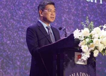 Ông Nguyễn Văn Dũng, Phó Chủ tịch Ủy ban nhân dân TP. Hồ Chí Minh phát biểu tại lễ trao giải. Ảnh: EuroCham.