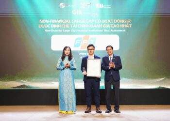 FPT: Top 3 Doanh nghiệp nhóm vốn hóa lớn lĩnh vực phi tài chính có hoạt động IR được Định chế tài chính đánh giá cao nhất.