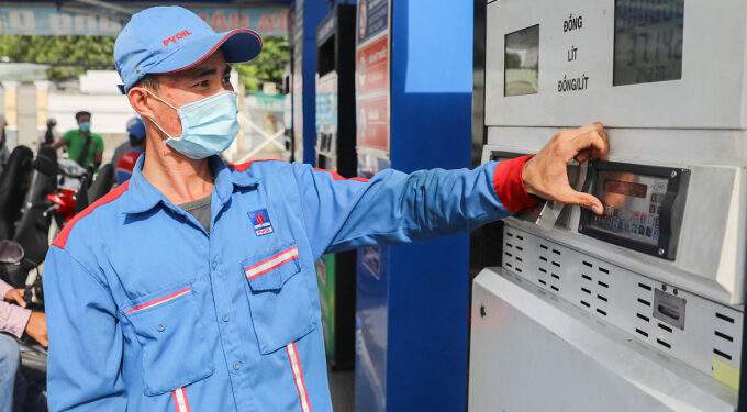 Gasoline tumbles to 11-week bottom