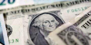 Giá USD hôm nay 8/10: Đồng loạt tăng mạnh