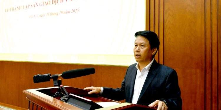 Giá vàng SJC trên thị trường tự do lên 160 triệu đồng/lượng, NHNN thông tin nóng về thành lập sàn giao dịch vàng