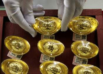Gold soars past $4,300 as record streak continues
