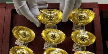 Gold soars past $4,300 as record streak continues