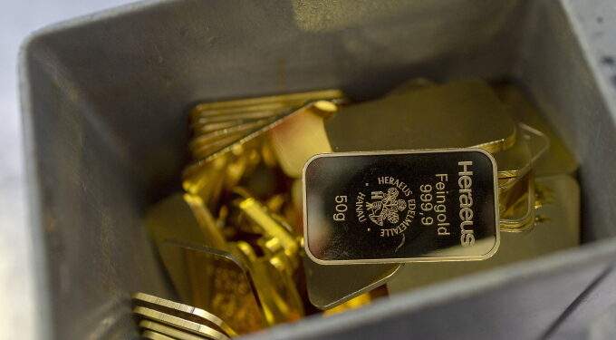 Gold’s slide forecast to continue this week: analysts