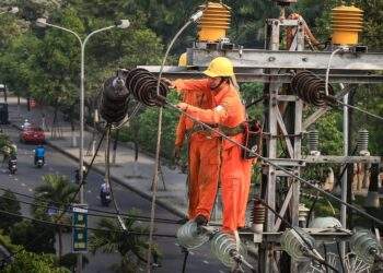 Hành trình 50 năm nguồn sáng vượt núi, vươn khơi