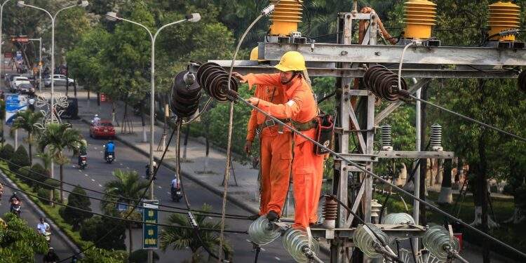 Hành trình 50 năm nguồn sáng vượt núi, vươn khơi