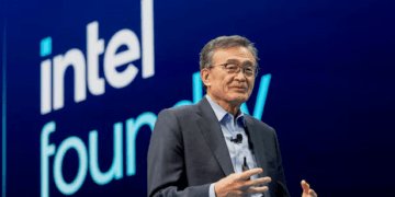 Lip-Bu Tan, Giám đốc điều hành (CEO) của Intel. 