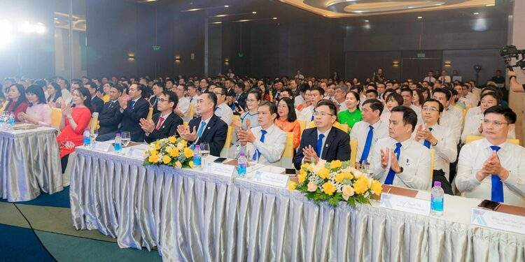 Khatoco tôn vinh và tri ân người lao động nhân dịp kỷ niệm 42 năm thành lập