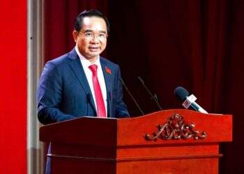 Chủ tịch UBND TP. Hồ Chí Minh Nguyễn Văn Được đã trình bày dự thảo Nghị quyết Đại hội đại biểu Đảng bộ TP.Hồ Chí Minh lần thứ I. - Ảnh: Cổng thông tin điện tử Thành phố.