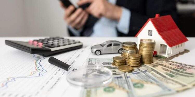 Miệt mài bơm tiền, vàng tăng 76%, bất động sản tăng 90%, lợi nhuận gấp 10 lần tiết kiệm