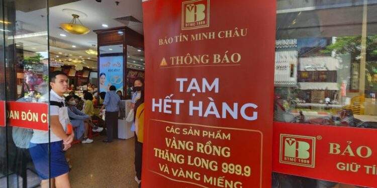 Nhà vàng lại cháy hàng, chợ đen có diễn biến mới
