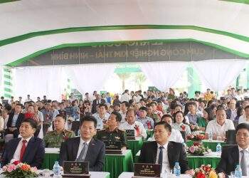 Các đại biểu tham dự buổi lễ. Ảnh: Thành Trung