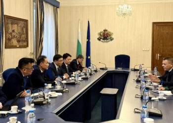 Petrovietnam tăng cường hợp tác với Bulgaria