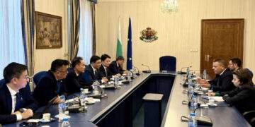 Petrovietnam tăng cường hợp tác với Bulgaria