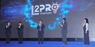 Các đại biểu thực hiện nghi thức ra mắt Nền tảng đào tạo sở hữu trí tuệ trực tuyến phi lợi nhuận L2Pro.