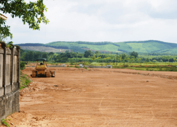 Công trường Dự án Đường nối Cam Lộ với các vùng trọng điểm kinh tế