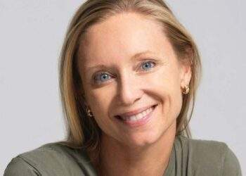 Quitting high-profile Wall Street job for ear piercing startup: How a mom built $70M-a-year business