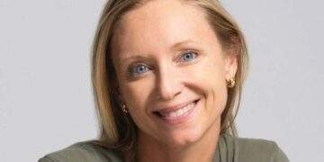 Quitting high-profile Wall Street job for ear piercing startup: How a mom built $70M-a-year business