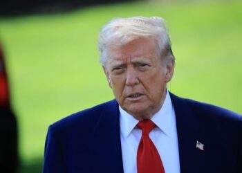 Rơi tự do sau khi Mỹ tuyên chiến với hàng hóa Trung Quốc