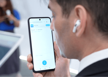Startup Việt ra mắt LocaTalk: cho AirPods giao tiếp đa ngôn ngữ