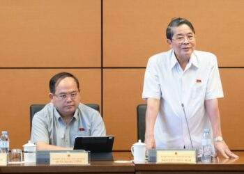 Phó Chủ tịch Quốc hội Nguyễn Đức Hải phát biểu tại Phiên thảo luận ở Tổ 16.