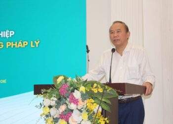 Thứ trưởng Phùng Đức Tiến: Khoa học công nghệ đóng góp khoảng 30% giá trị gia tăng toàn ngành nông nghiệp. Ảnh Chu Khôi.