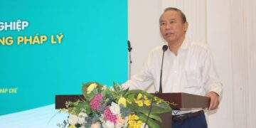 Thứ trưởng Phùng Đức Tiến: Khoa học công nghệ đóng góp khoảng 30% giá trị gia tăng toàn ngành nông nghiệp. Ảnh Chu Khôi.