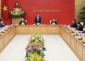 Thủ tướng Phạm Minh Chính chủ trì phiên họp Chính phủ về triển khai các nhiệm vụ trọng tâm tới cuối năm 2025 - Ảnh: VGP