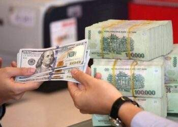 Thị trường tự do bật tăng 30 đồng