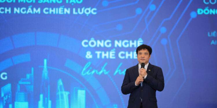 Nếu tiếp tục chạy theo các công nghệ cũ, chúng ta sẽ mãi không thể bắt kịp. Nhưng với AI, ông Khoa tin rằng Việt Nam hoàn toàn có thể trở thành trung tâm công nghệ hàng đầu của khu vực.
