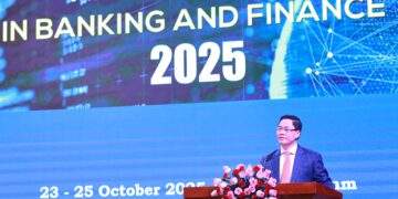 PGS.TS Bùi Hữu Toàn, Bí thư Đảng ủy, Chủ tịch Hội đồng Học viện Ngân hàng (BAV), phát biểu khai mạc hội nghị.