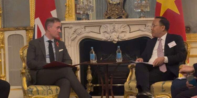 Việt Nam - Vương quốc Anh nâng tầm hợp tác trong lĩnh vực năng lượng sạch và thương mại  - Ảnh 1