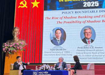 Các chuyên gia chia sẻ tại phiên thảo luận bàn tròn trong khuôn khổ Hội thảo VSBF 2025.