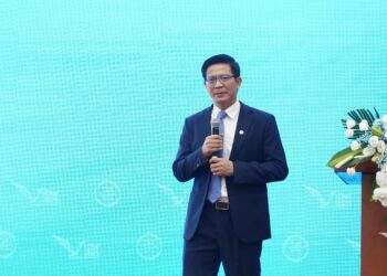 Ông Lê Văn Tuấn, Cục trưởng Cục Tần số vô tuyến điện, Việt Nam triển khai Nghị quyết 193 của Quốc hội, hỗ trợ 15% chi phí thiết bị cho doanh nghiệp viễn thông, hướng tới mục tiêu phủ sóng 5G đến 90% dân số vào năm 2025. 