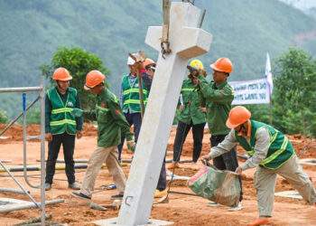 Vietnam GDP grows 8.2% in Q3