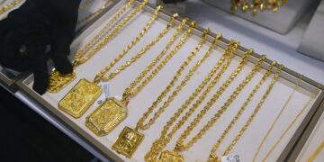 Vietnam gold price dips to 2-week low