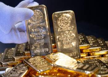 Which country sold all of its gold reserves?