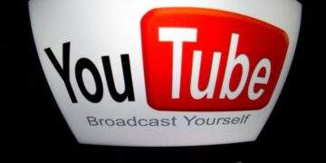 YouTube trả hơn 24 triệu USD dàn xếp vụ kiện khóa tài khoản ông Trump