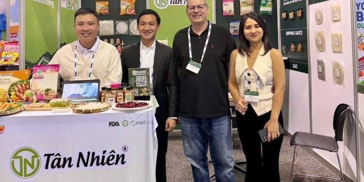 Bánh tráng và sốt muối Tây Ninh 'lọt mắt' triển lãm 'nhãn hàng riêng' thế giới