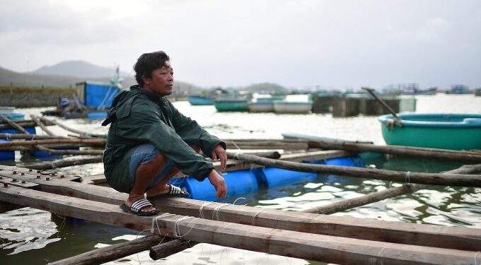 Business owners in central Vietnam left empty-handed amid flood destruction