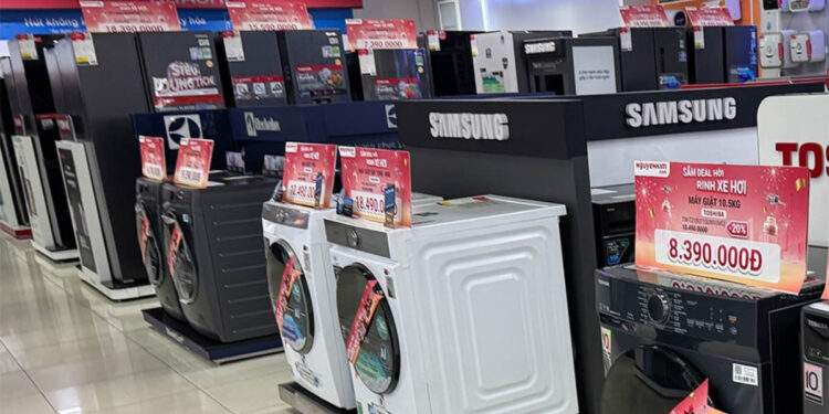 Cà chua hơn 60.000 đồng/kg, đắt gấp 4 lần một ký nho Trung Quốc