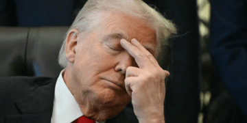 Chatbot AI của Truth Social 'nổi loạn', phản bác hàng loạt tuyên bố của chính ông Trump