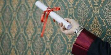 College degree holders account for record 25% of unemployed Americans