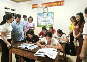 Con chữ mở lối thoát nghèo cho đồng bào Mông ở Tràng Xá