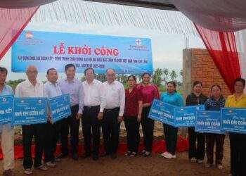 Công ty Nhiệt điện Duyên Hải chung tay xây dựng nhà Đại đoàn kết