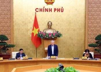 Doanh nghiệp 70 nhân s ...