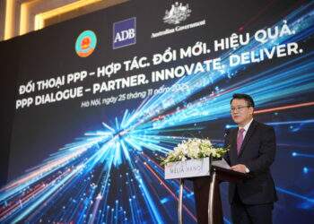 Thứ trưởng Bộ Tài chính Trần Quốc Phương phát biểu khai mạc sự kiện.