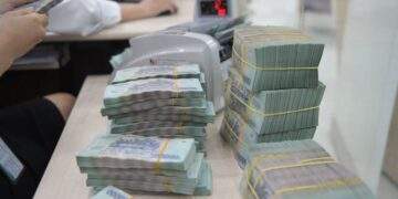 Đồng loạt tăng, giá USD chợ đen cộng 141 đồng