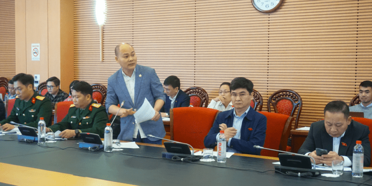 Ông Nguyễn Tử Quảng, Chủ tịch Hội đồng quản trị, Tổng giám đốc BKAV, chia sẻ tại hội thảo - Ảnh: Quochoi.vn